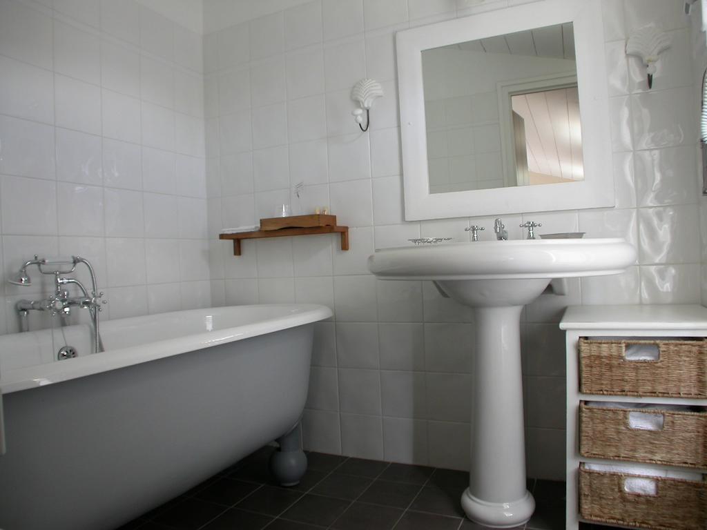 Hotel Les Bois Flottais Le Bois-Plage-en-Ré Habitación foto